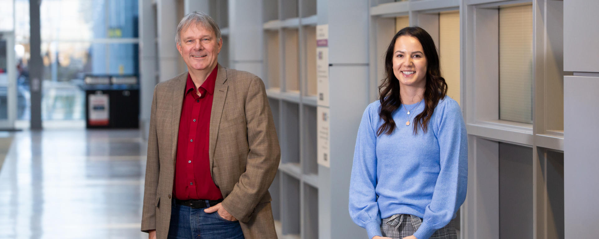 Herman Barkema and Dana Jelinski were part of a collaboration, led by John Conly, that developed a smartphone app that gives veterinarians guidelines for prescribing optimal antibiotic dosages.