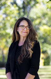 Headshot of professor and recovery researcher Victoria Burns, PhD