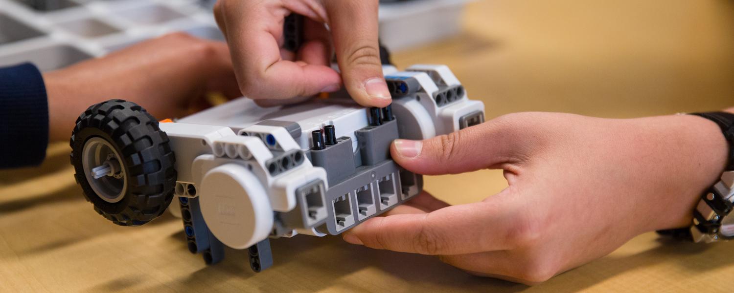 IndigeSTEAM's Indigenous Youth Robotics Program