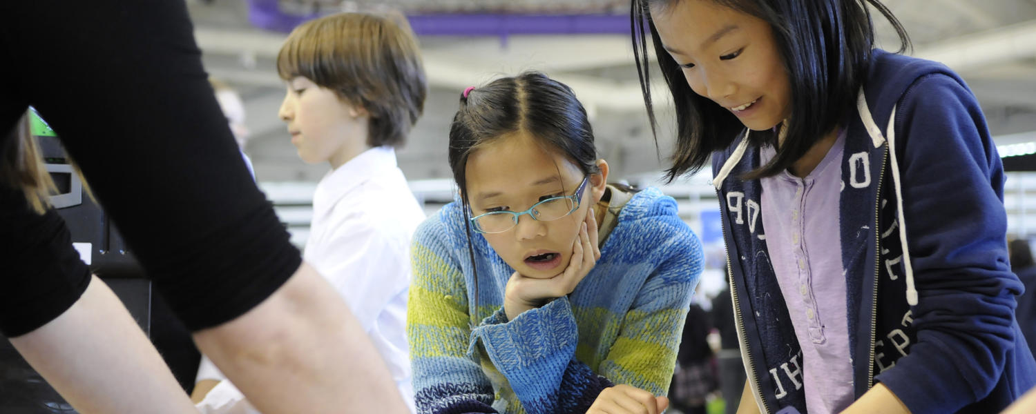 students amazed at teacher