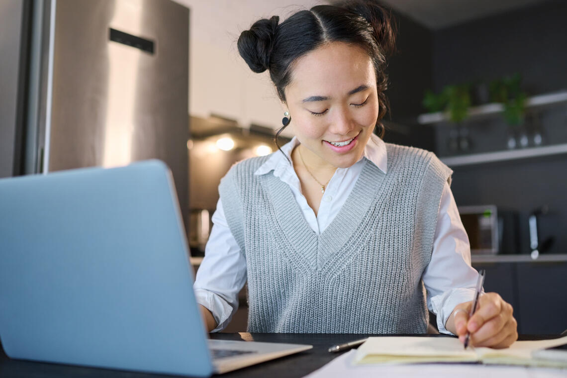 woman on laptop